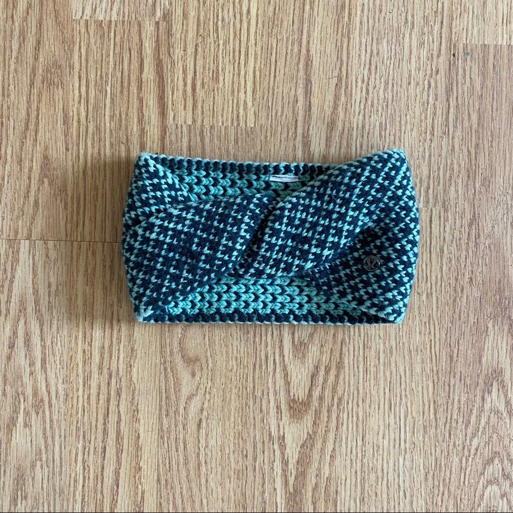 Lululemon ear warmer head band